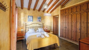 3 slaapkamers, reisbedje, wifi