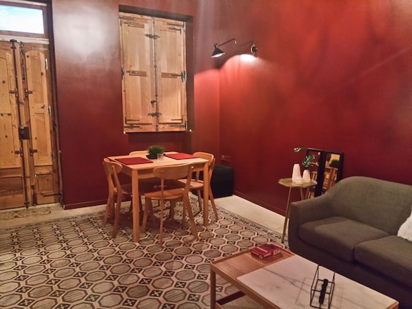 Interior - Airport Stay 1 in Malta (Hal Luqa)