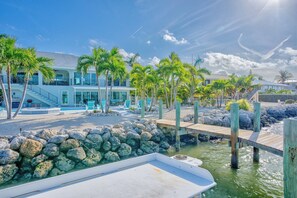 Unclassified image, 4 of 36, button