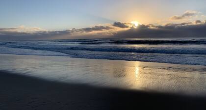 Island getaway near farmland, a bird sanctuary, nature walks, & close to beach