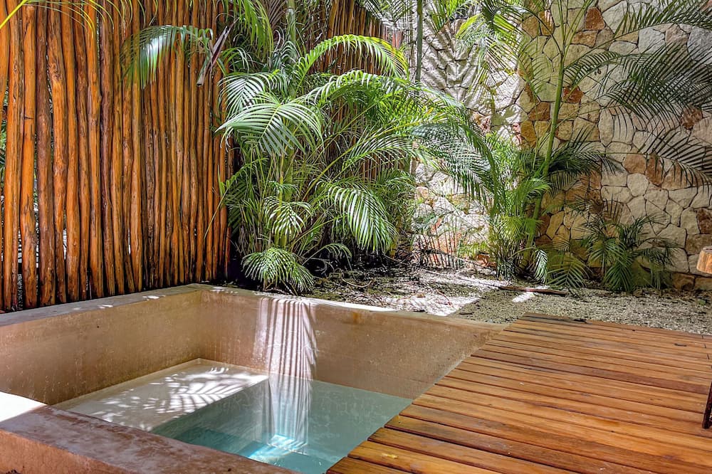 Amaka Calma Tulum