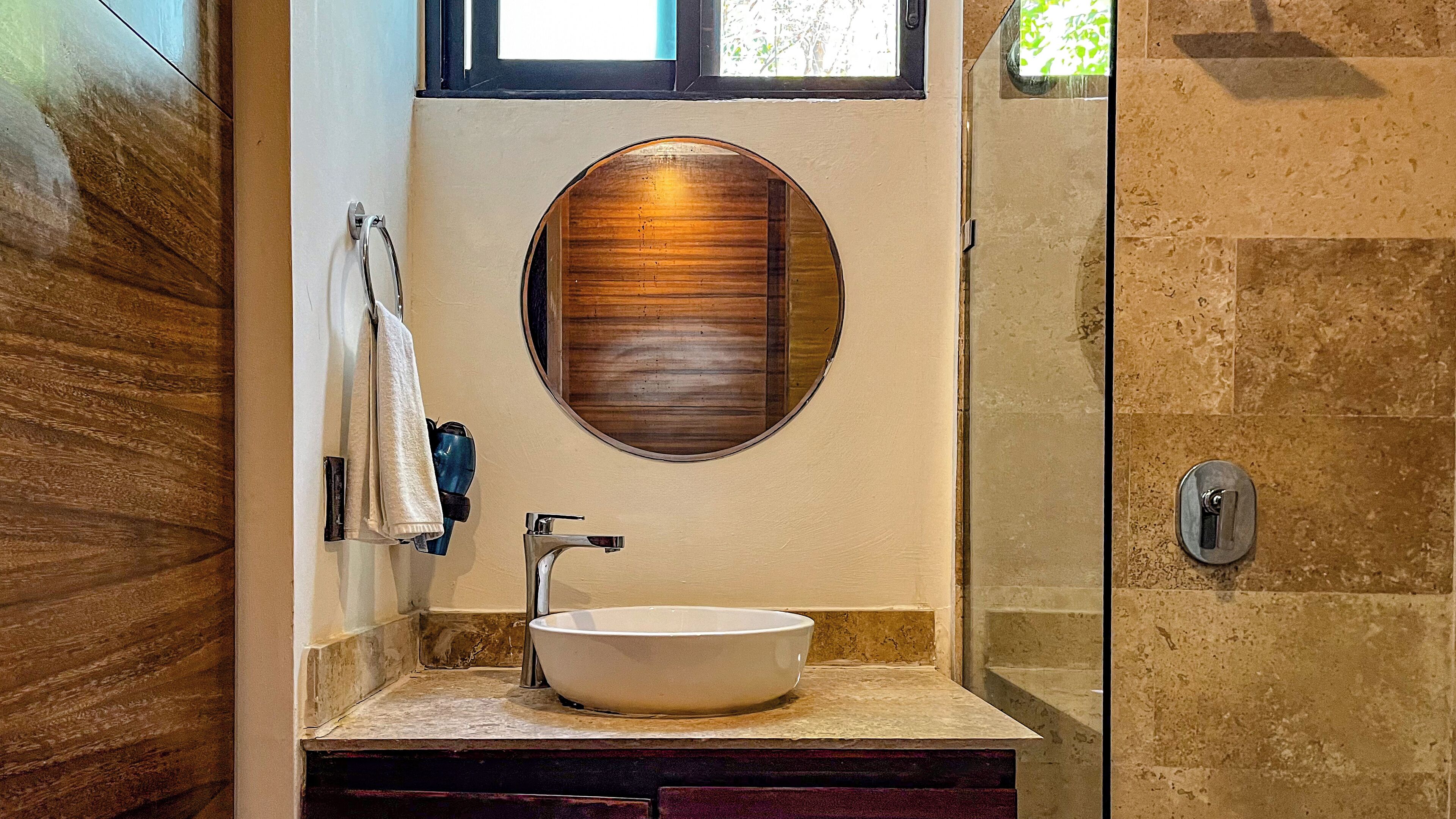 shower, free toiletries, hair dryer, towels