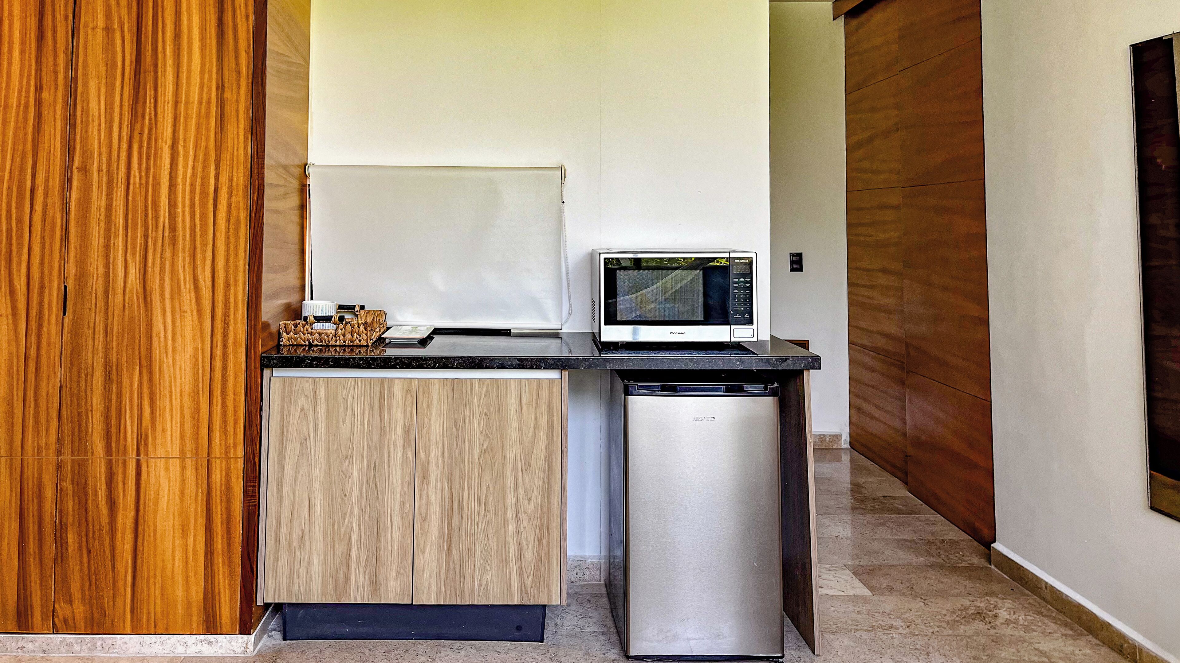 standard room (deluxe room) | 3 bedrooms, in-room safe, iron/ironing board, bed sheets