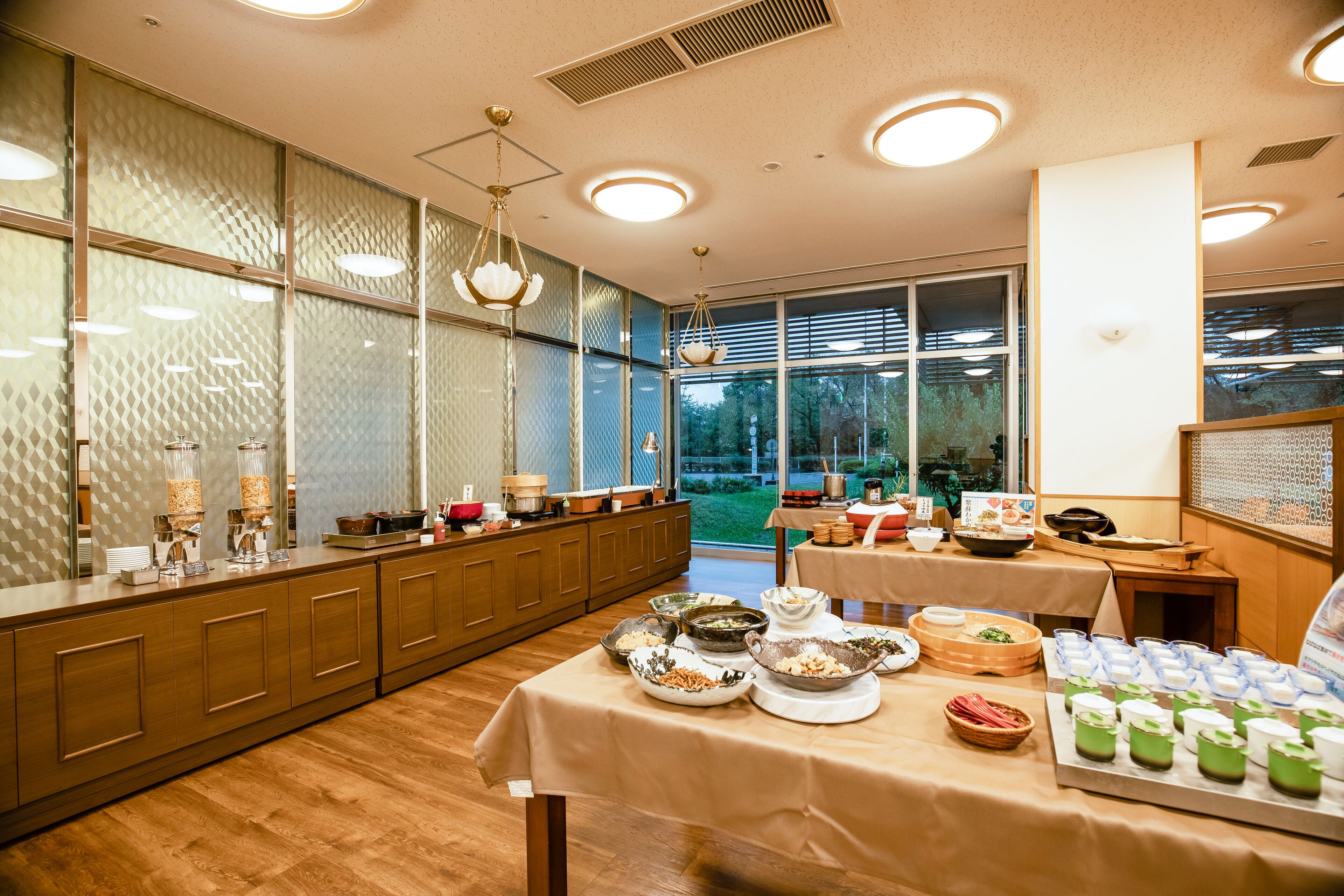 Daily buffet breakfast for a fee