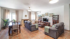 TV, fireplace, table tennis - Corazón 44 Torrox by Ruralidays (Málaga)