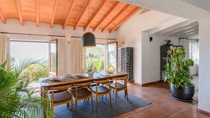 Dining - The Hunting Lodge Alcaucín by Ruralidays (Málaga)