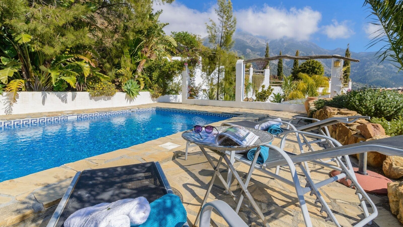 The Hunting Lodge Alcaucín by Ruralidays