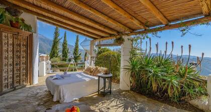 The Hunting Lodge Alcaucín by Ruralidays