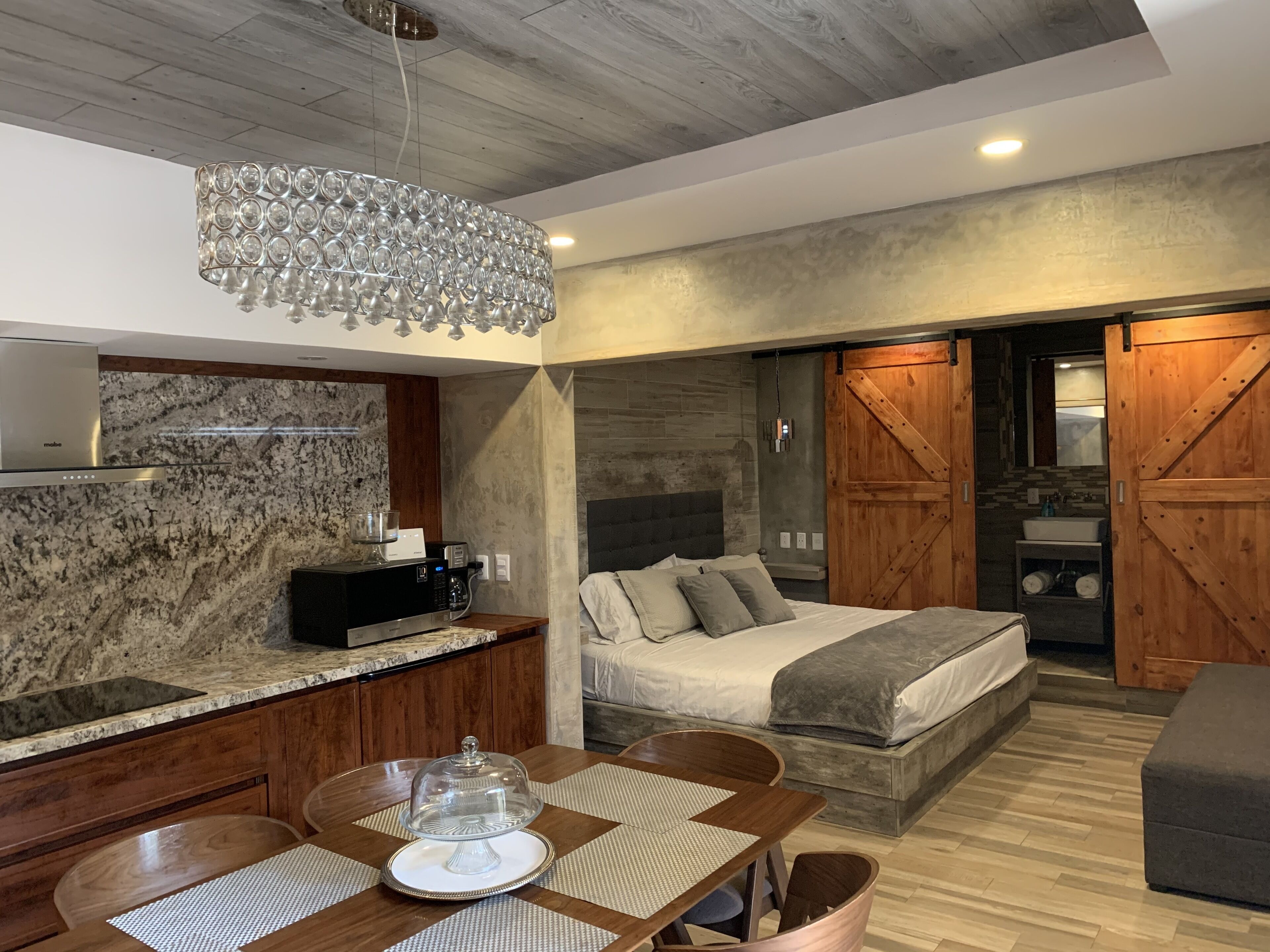 Pelicanos Department 3