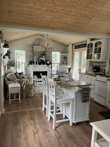 Bluebird Cottage a French Country Experience