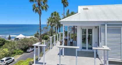 Billie's Beach House - Plus a View!