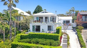 Exterior - Billie's Beach House - Plus a View! (COPACABANA)