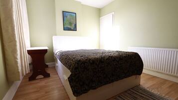 1 bedroom, desk, laptop workspace, free WiFi
