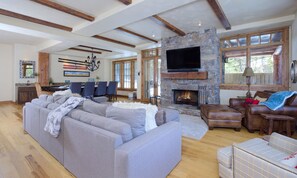 TV, fireplace, stereo - Big Sky Vacation Rentals: Cowboy Suite 1B (Big Sky)