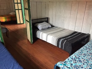 Wifi gratis y ropa de cama