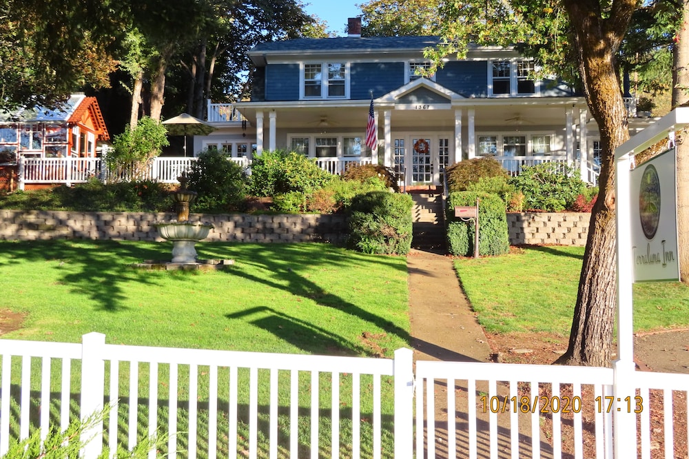Luxury, Full Service Bed and Breakfast - you are the only guest in our home!