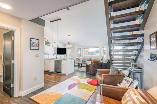 Smart TV, DVD player, music library, stereo