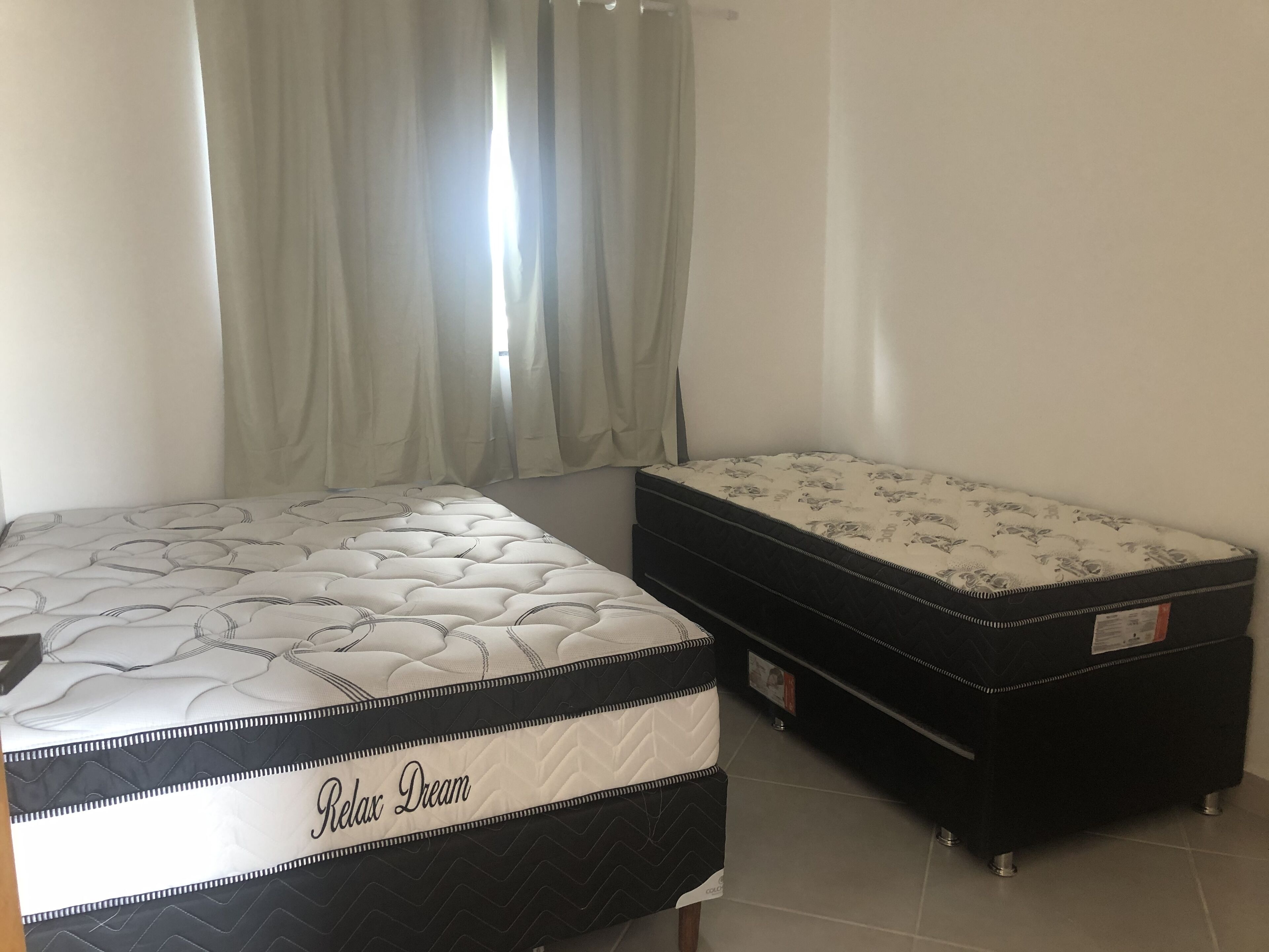 Ap 203 Excellent, New, Walking access to Maranduba Beach. 