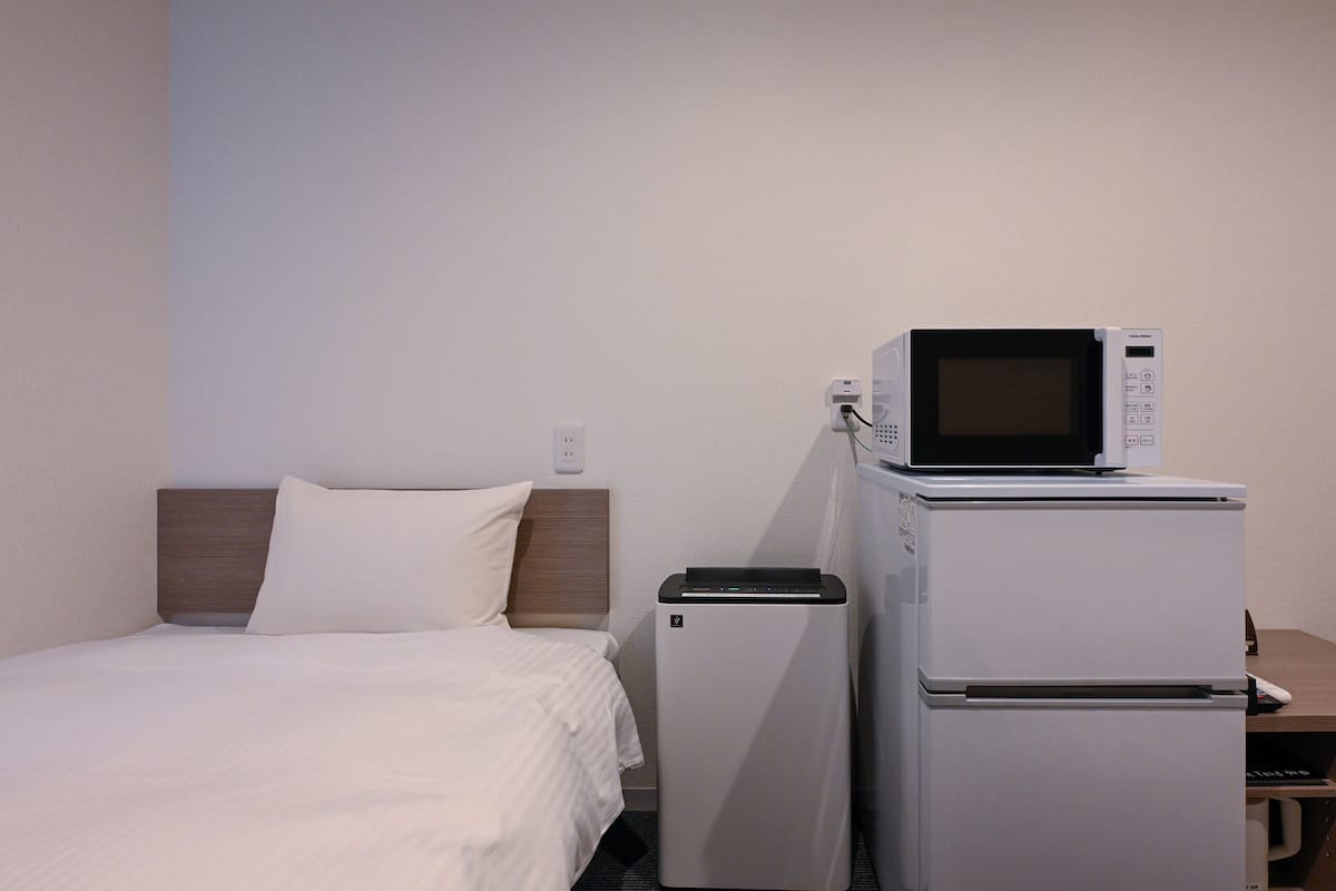 standard twin room, non smoking (check-in is not available after 11:00) | 1 bedroom, desk, free wifi, bed sheets