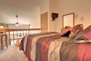2 bedrooms, iron/ironing board, free WiFi, bed sheets - Cozy Ski Studio With Breathtaking Views!  DD402E (Silverthorne)
