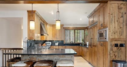 Increíble casa ejecutiva 4BR, Ski In / Ski Out LR884