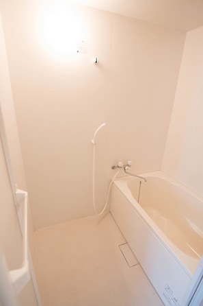 Room (301) | Deep-soaking bathtub - Ohma Hotel Nihonbashi 3 (Osaka)