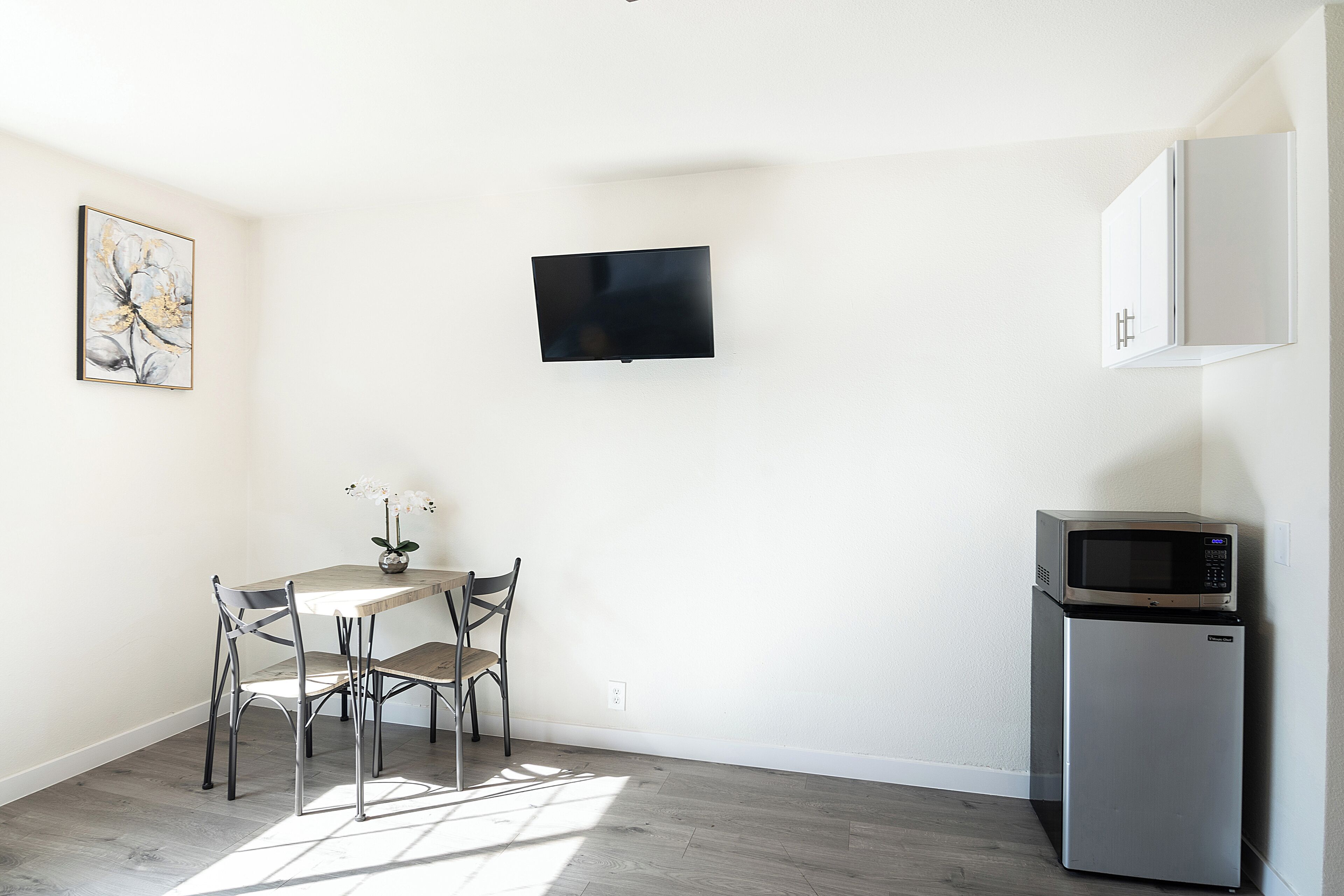 Premium Studio | Individually furnished, desk, laptop workspace, blackout drapes