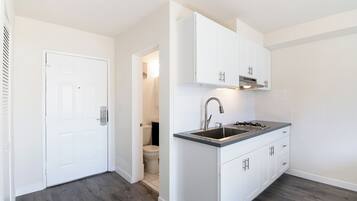 Premium Studio | Individually furnished, desk, laptop workspace, blackout drapes