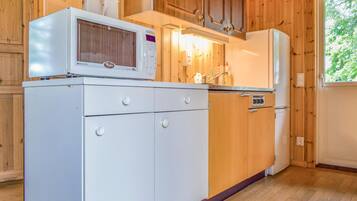 Réfrigérateur, plaque de cuisson, cafetiÚre/bouilloire