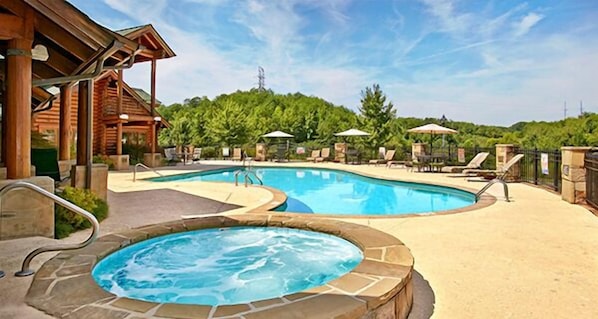 Kolam renang terbuka