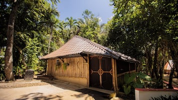 Regular Cabana | Caja de seguridad en la habitación y escritorio