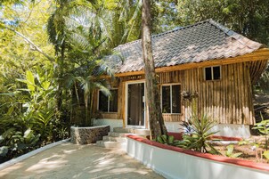 Caja de seguridad en la habitación y decoración personalizada 