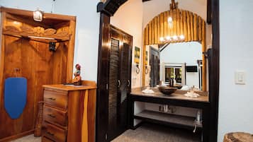 Honeymoon Cabana | Baño | Regadera, secadora de cabello, toallas, jabón
