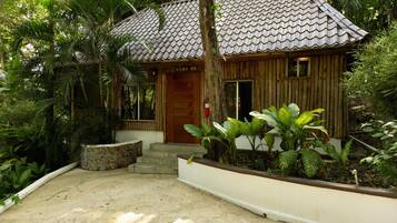Honeymoon Cabana | In-room safe, individually decorated, individually furnished, desk