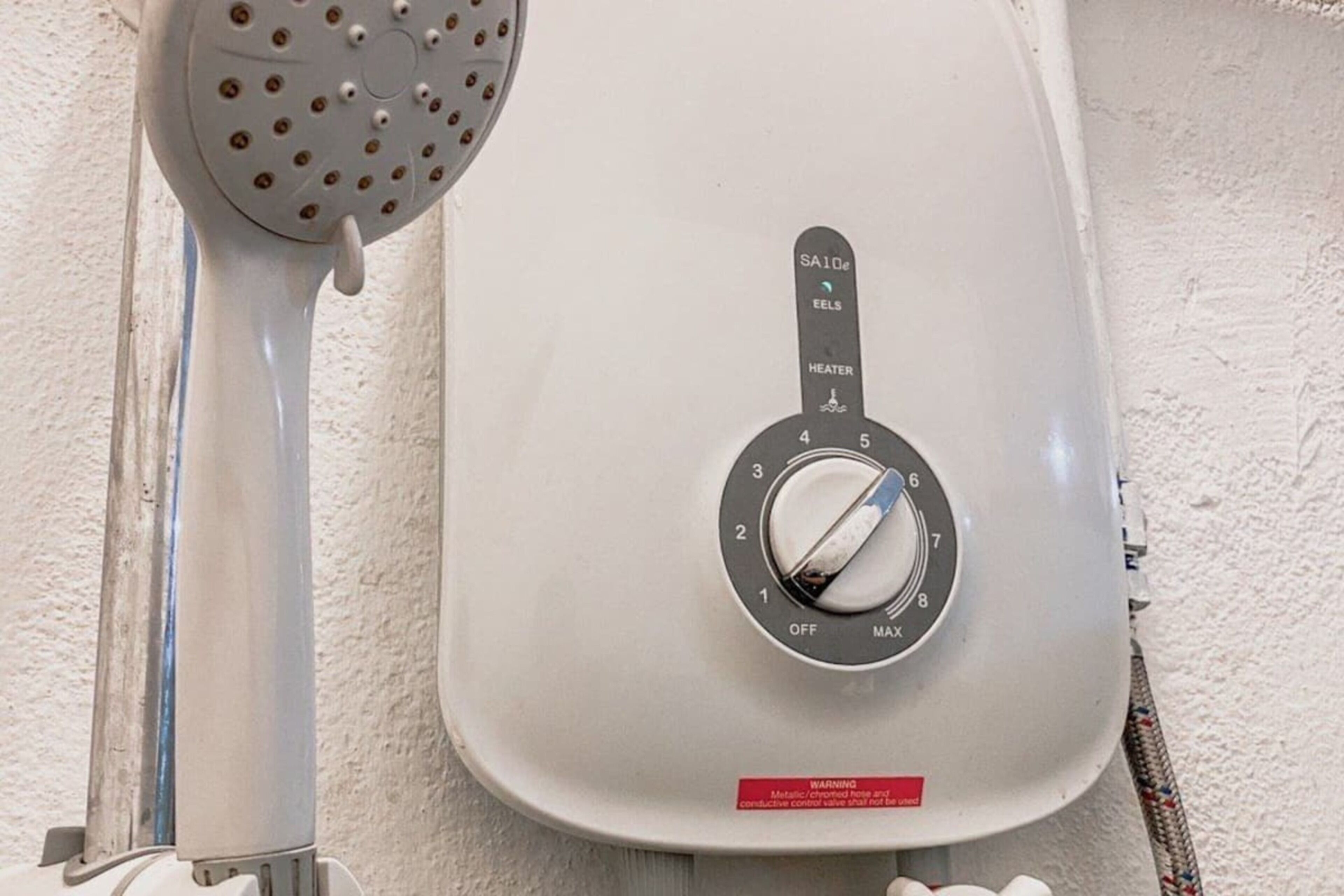 Bruser, brusehoved med spredningseffekt, håndklæder, Sæbe