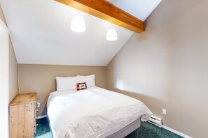 4 bedrooms, Internet, bed sheets