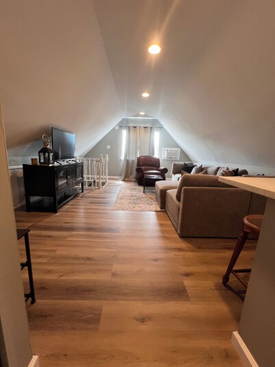 HOME SWEET HOME 15min close to Airpot, NYC and Malls 