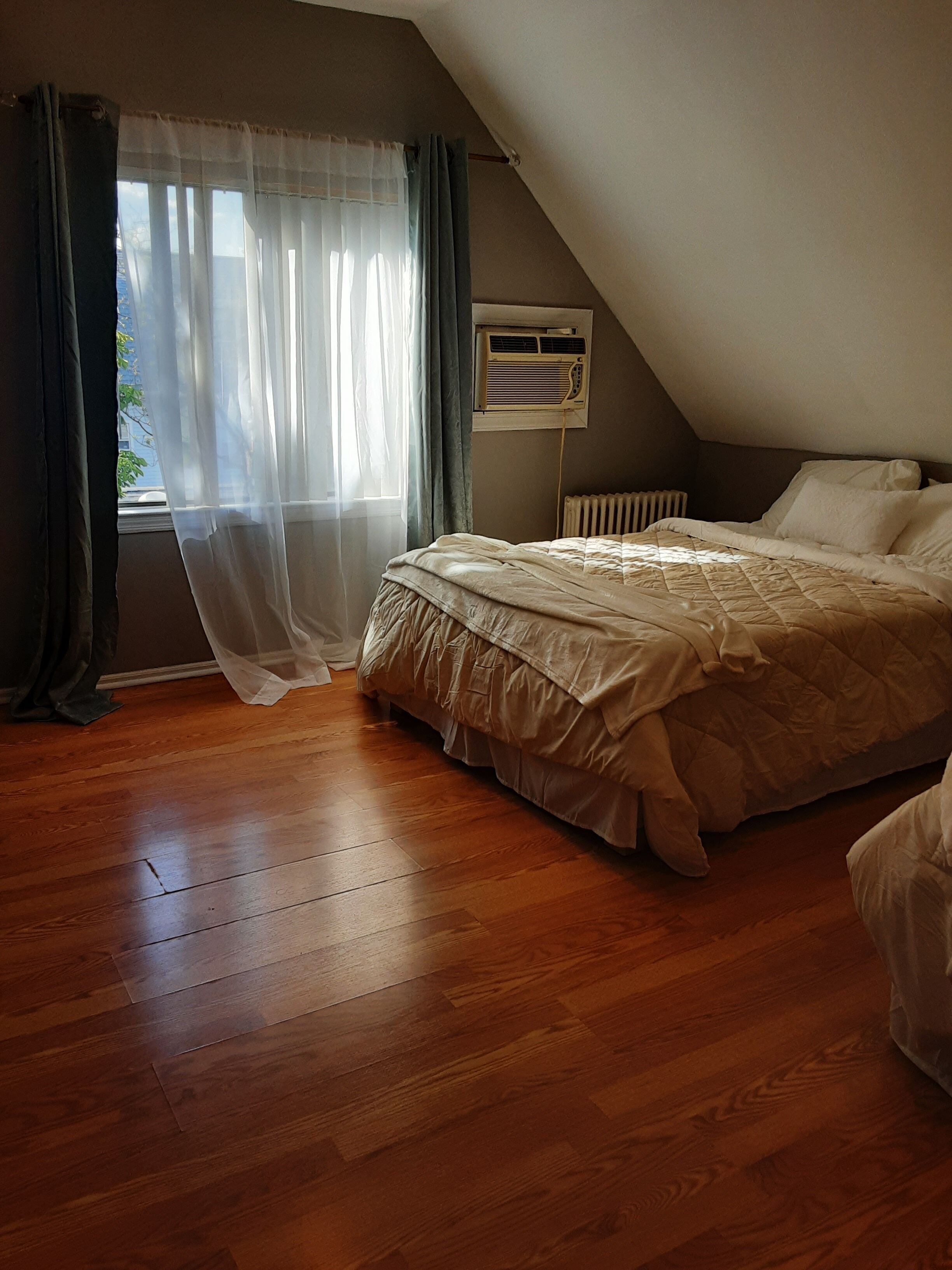 HOME SWEET HOME 15min close to Airpot, NYC and Malls 