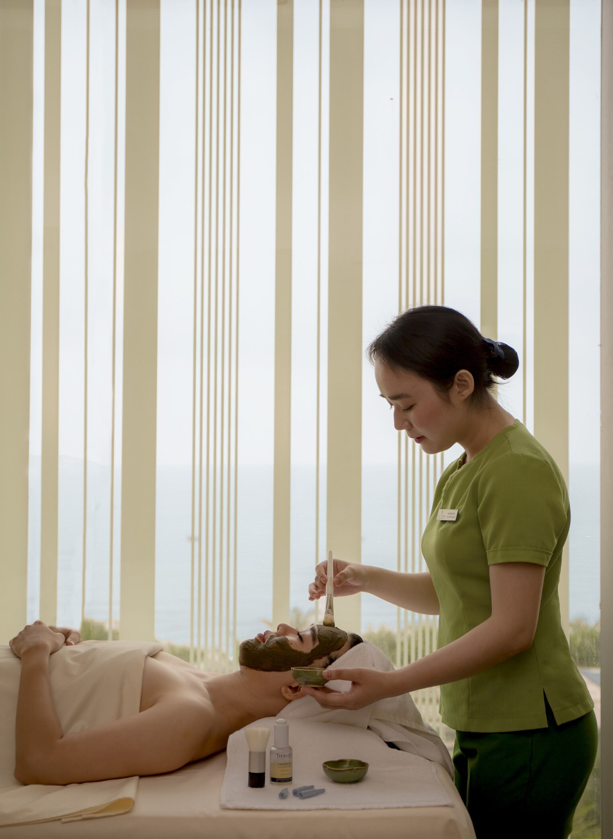 couples treatment room(s), body treatments, hot stone massages