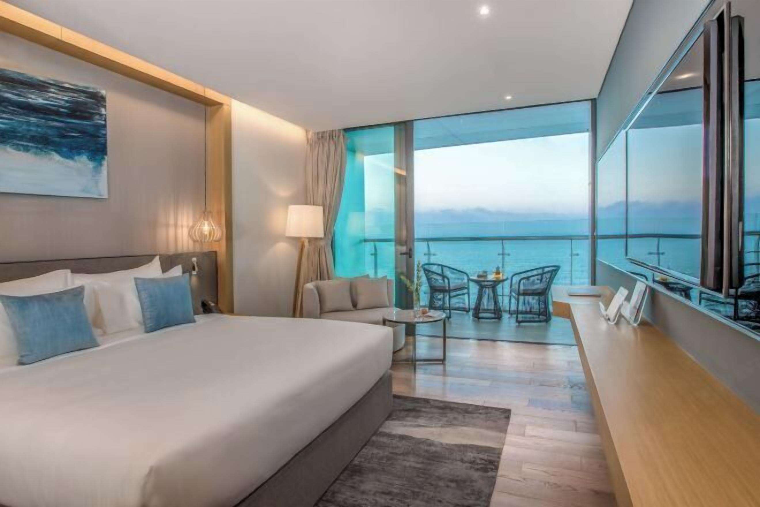 Premium bedding, minibar, individually decorated, individually furnished