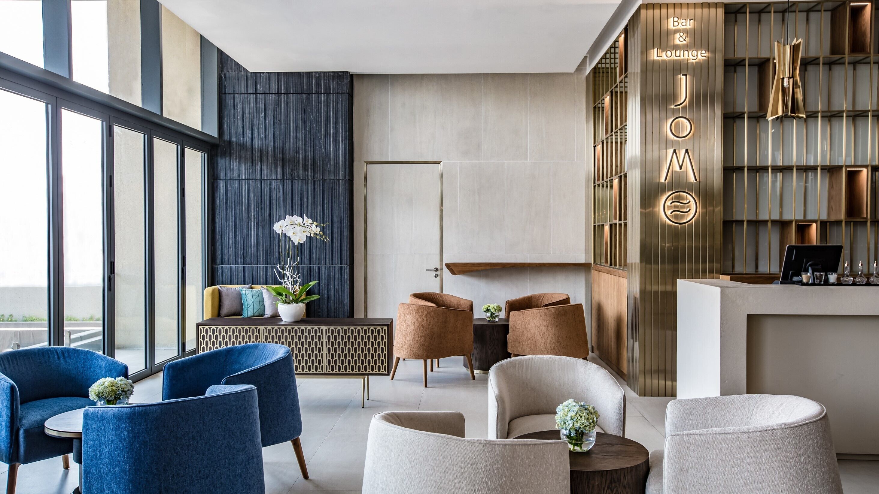 2 bars/lounges, lobby lounge, tapas bar