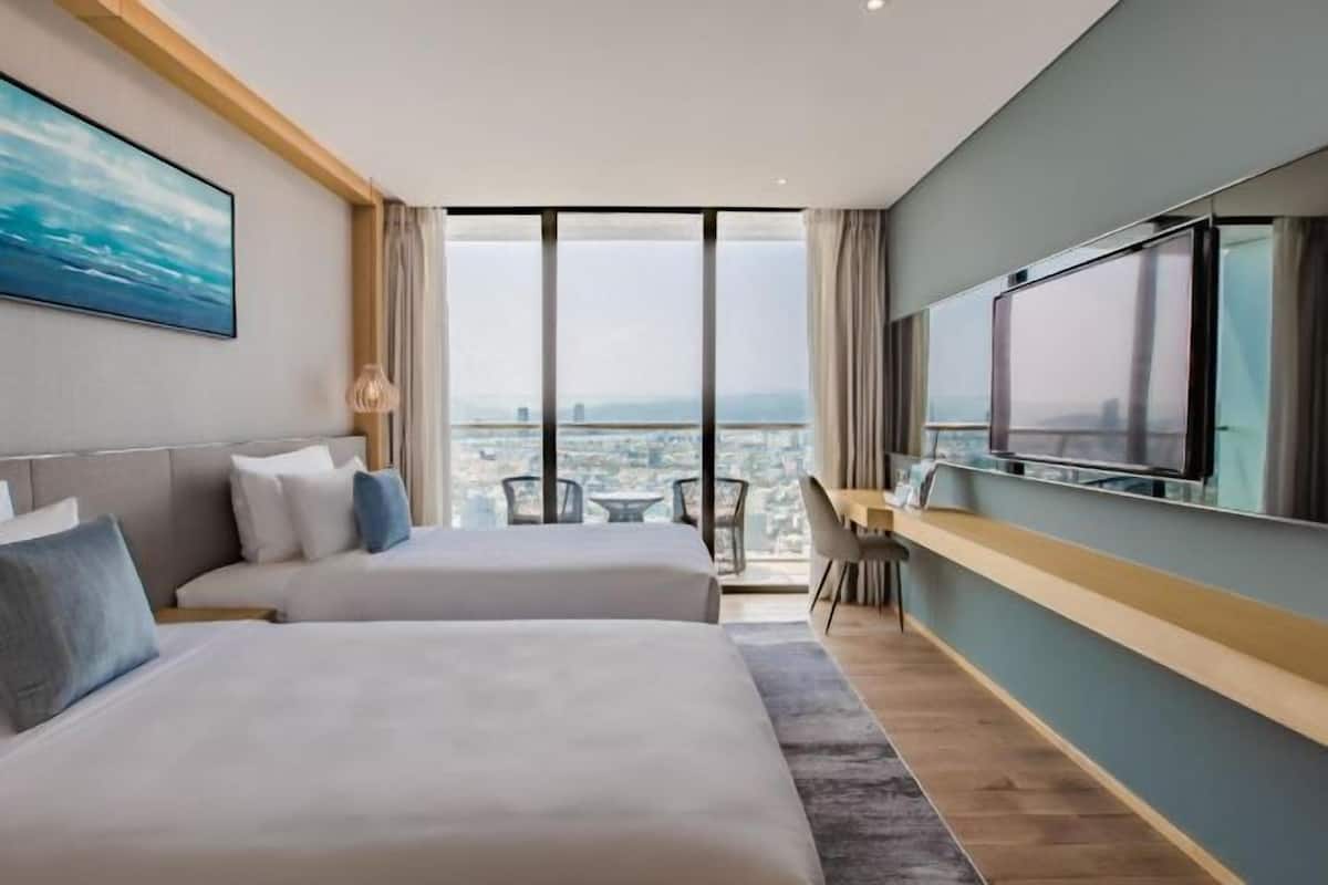 1 bedroom, premium bedding, minibar, individually decorated