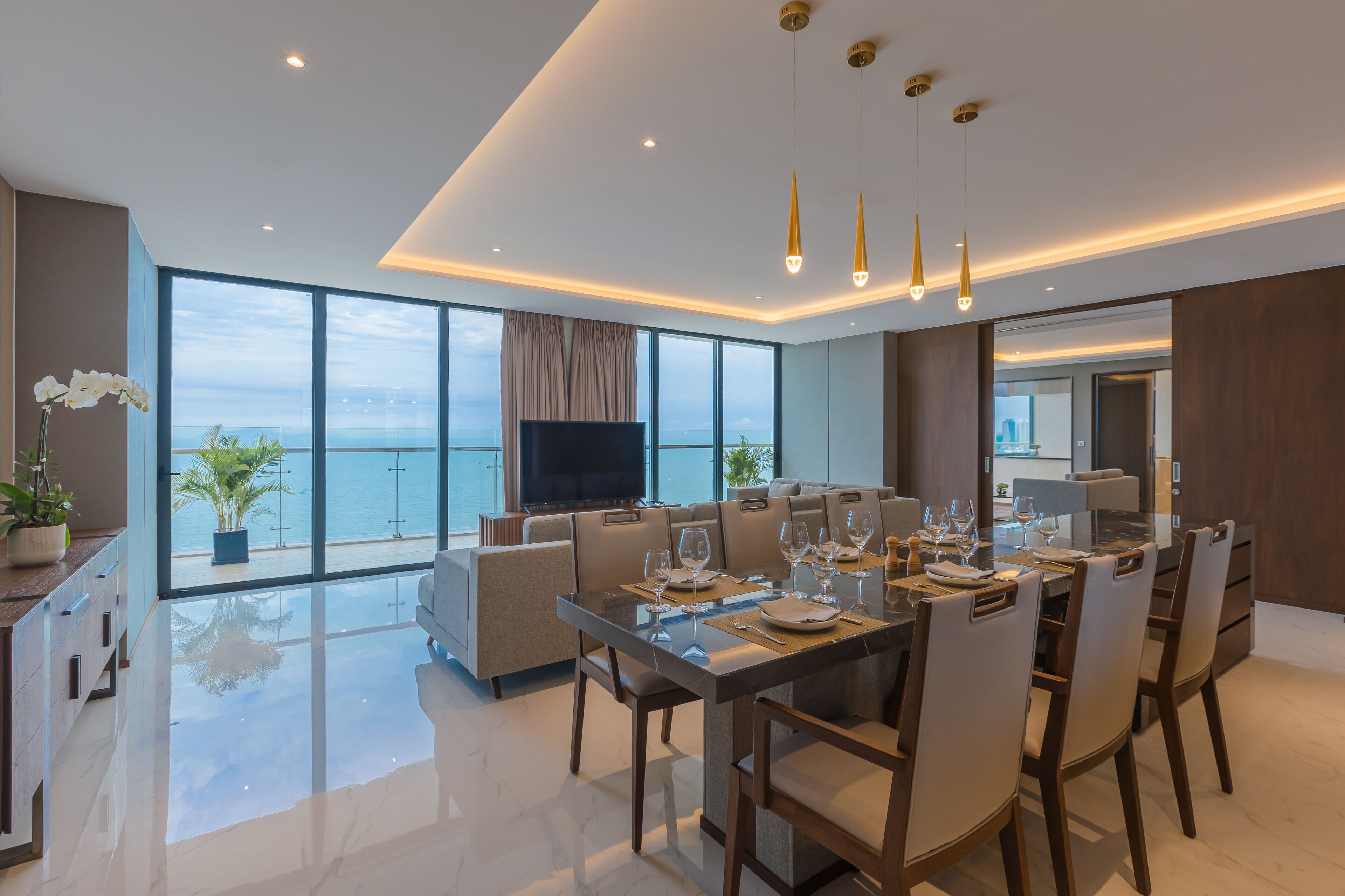 Premium bedding, minibar, individually decorated, individually furnished