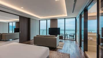 ๊ทธ๋๋ ์ค์ํธ, ์นจ์ค 3๊ฐ, ๋ฐ๋ค ์ ๋ง (Sel de Mer Suite) | ๊ฐ์ค์์ ๋ณด์ด๋ ์ ๋ง