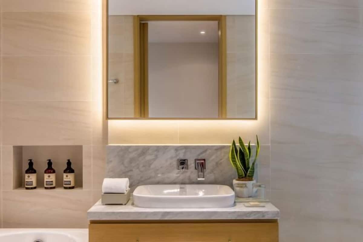 Banheiro | Chuveiro/banheira combinados, chuveiro com efeito de chuva