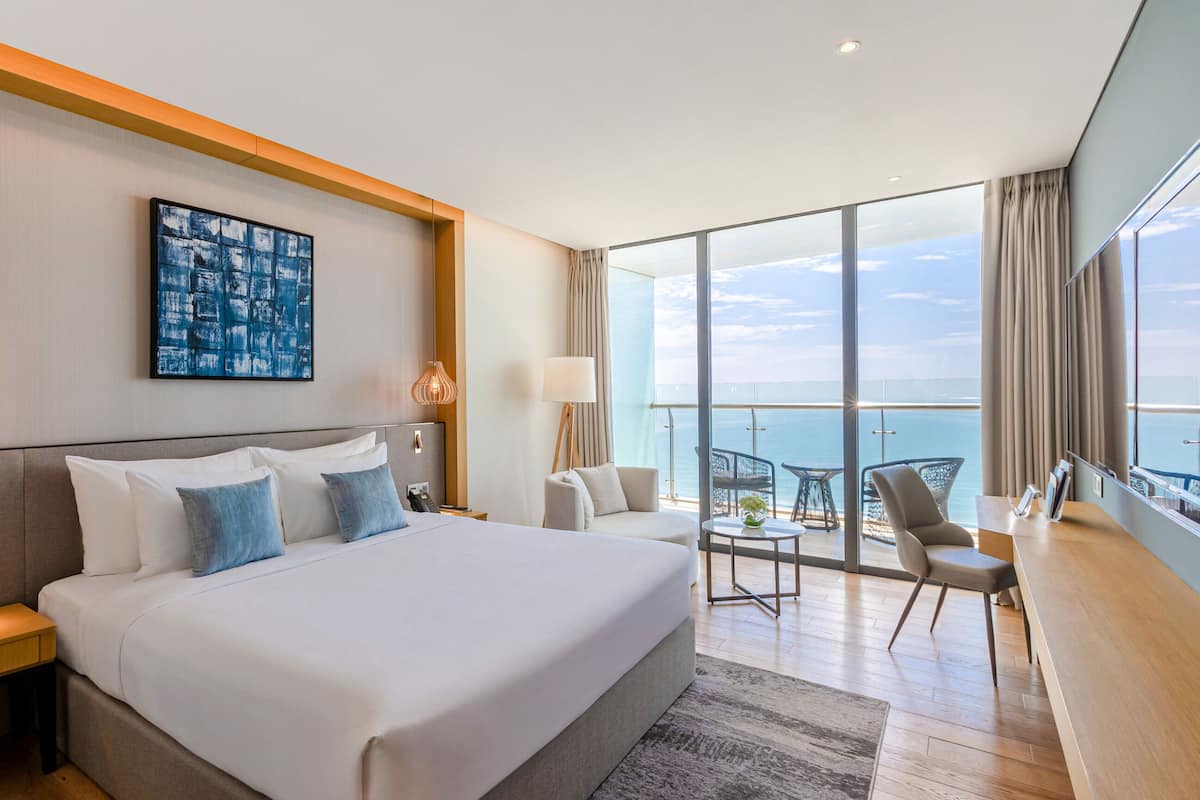 Deluxe Room, 1 King Bed, Ocean View