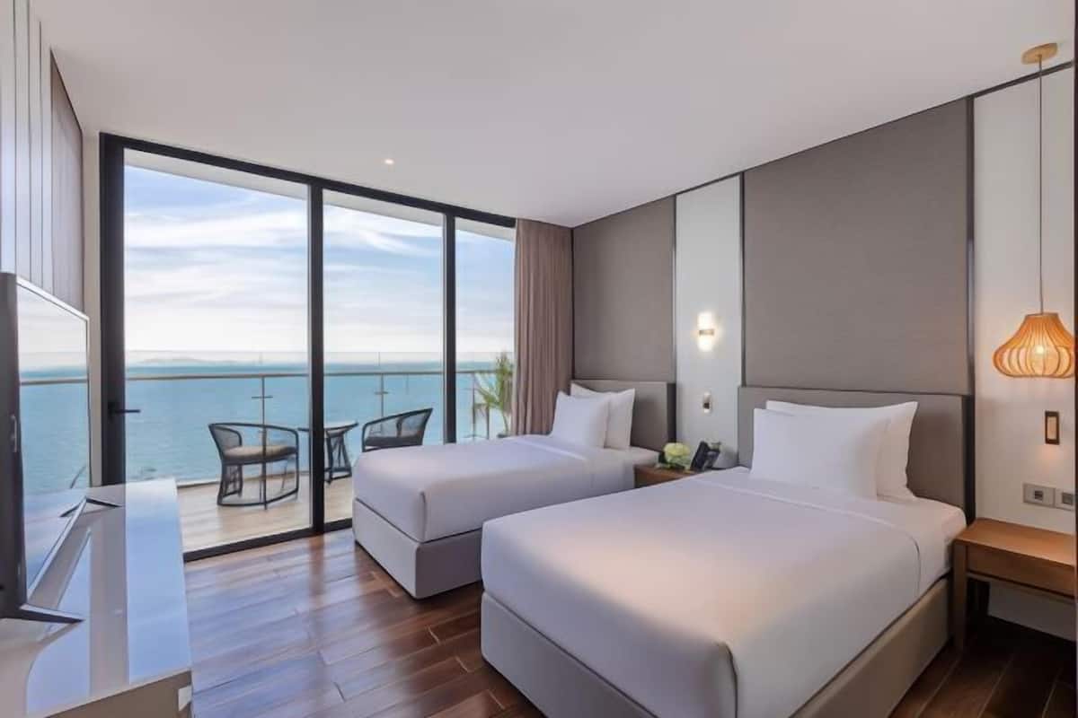 1 bedroom, premium bedding, minibar, individually decorated
