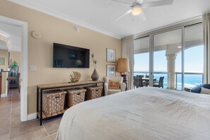 3 bedrooms, iron/ironing board, free WiFi, bed sheets - Luxury Condo w/ 4 free beach chairs, umb - steps from restaurants & pubs (Pensacola Beach)