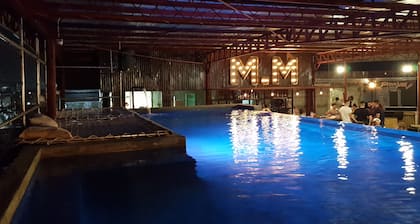 Mad Monkey Cebu City - Adults Only
