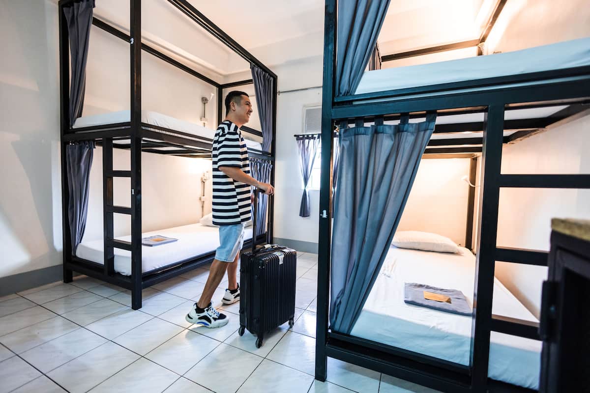 WiFi, bed sheets
